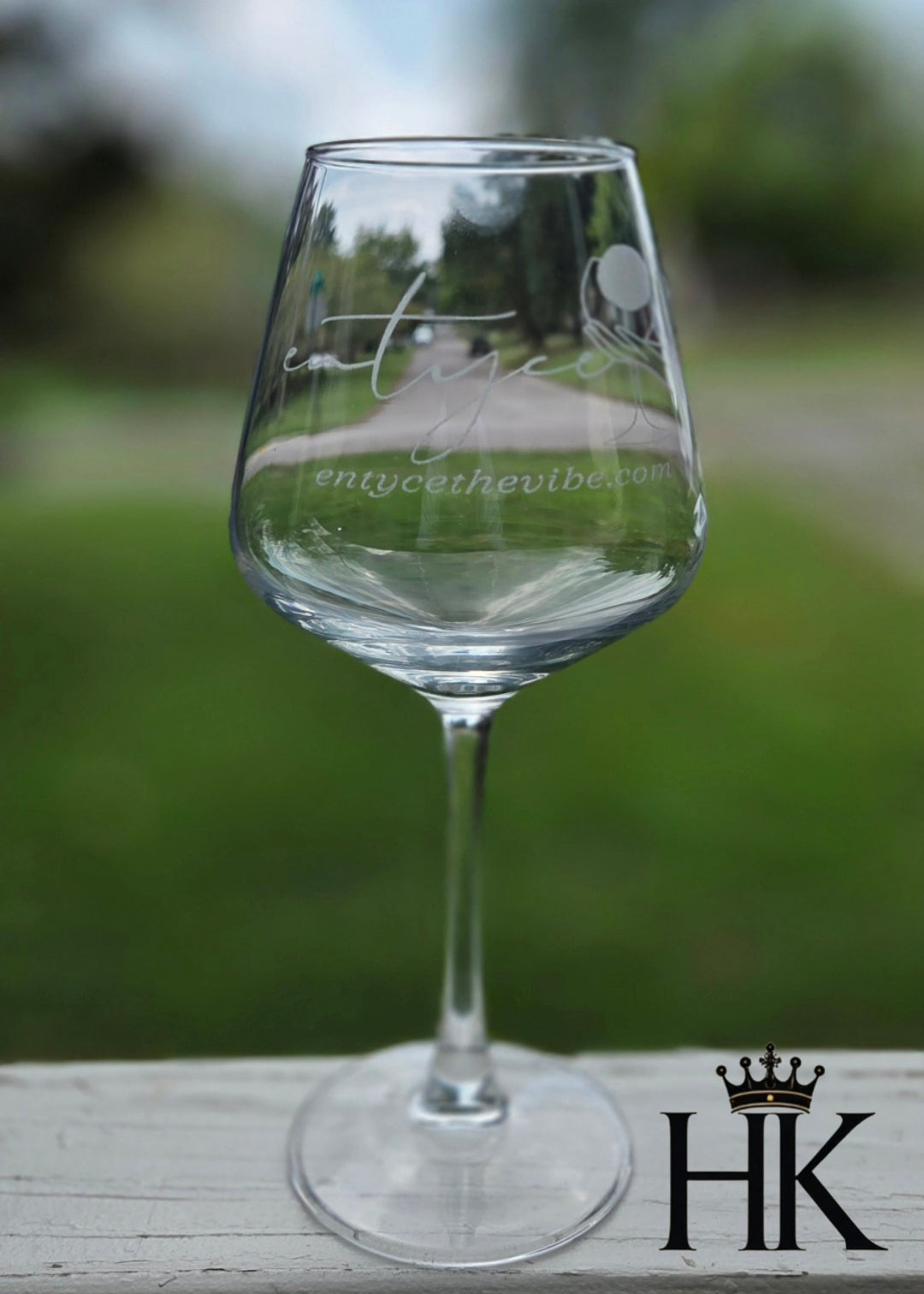 "Burgundy" Wine Glass (20oz)